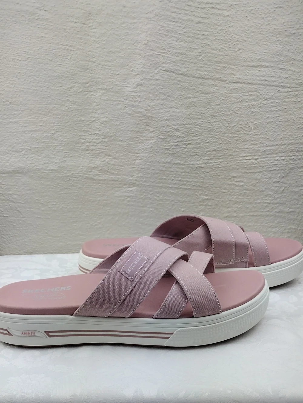 Skechers Arch Fit Daylily Mauve Canvas Crossband Open Toe Mid Sole Arcade Sandal